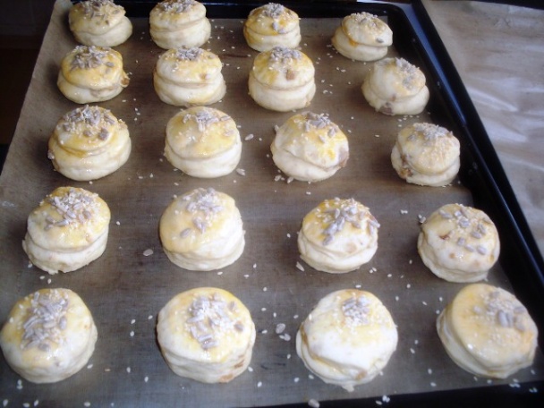 Oškvarkové pencle s lekvárom aj syrom (fotorecept) - obrázok 10