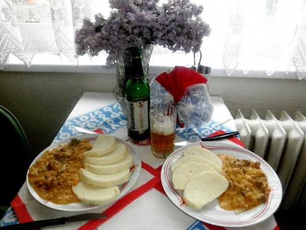 Segedínsky guláš zo sladkej kapusty - obrázok 13