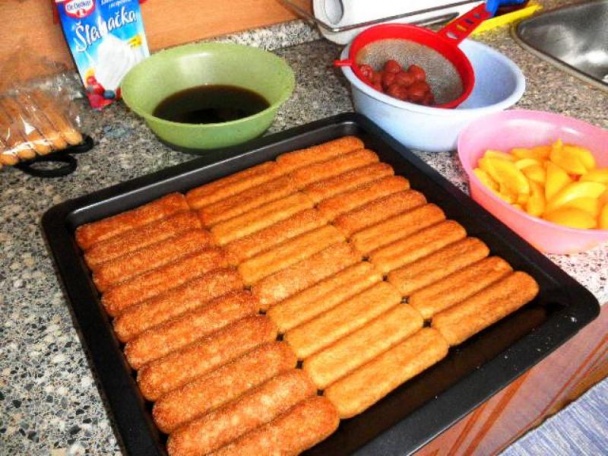 Koláč z piškót, ovocia a tvarohu (fotorecept)  - obrázok 2