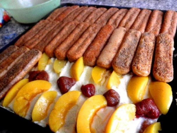 Koláč z piškót, ovocia a tvarohu (fotorecept)  - obrázok 6