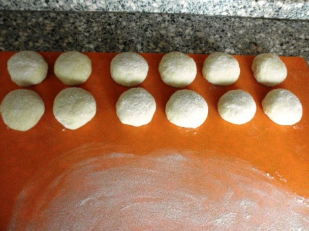 Kreatívne pečivo - muffinové slimáky s Nutellou (fotorecept) - obrázok 7