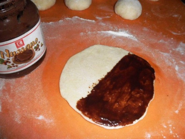 Kreatívne pečivo - muffinové slimáky s Nutellou (fotorecept) - obrázok 9