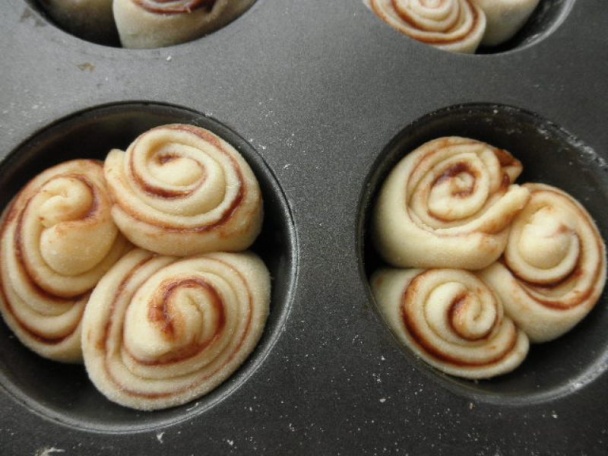 Kreatívne pečivo - muffinové slimáky s Nutellou (fotorecept) - obrázok 14