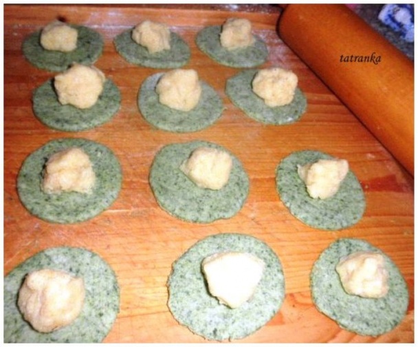 Špenátové pirohy s bryndzovou omáčkou (fotorecept) - obrázok 4