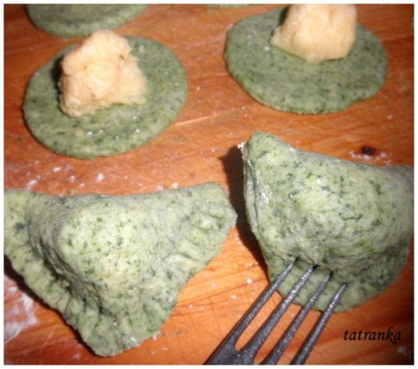 Špenátové pirohy s bryndzovou omáčkou (fotorecept) - obrázok 5