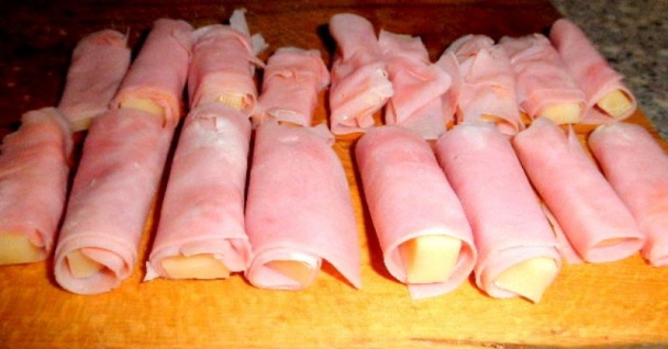 Zemiakové rolky plnené šunkou a syrom (fotorecept) - obrázok 2