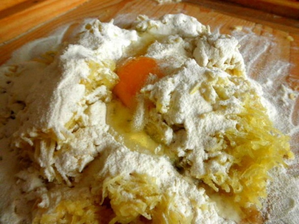 Zemiakové rolky plnené šunkou a syrom (fotorecept) - obrázok 6