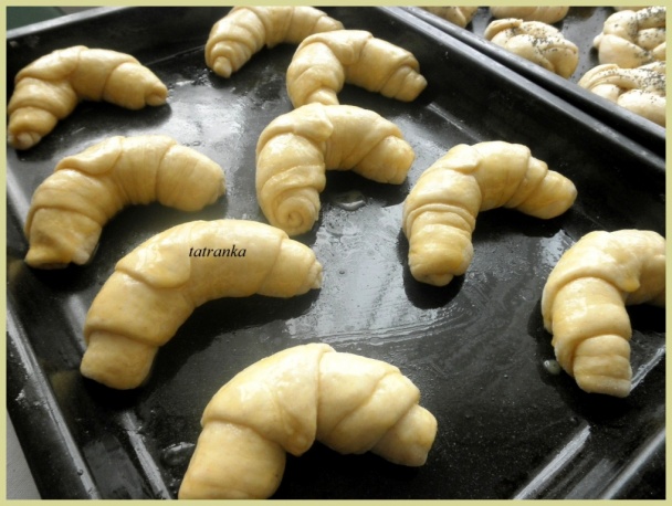 Maslové rožky - lúpačky (fotorecept) - obrázok 9