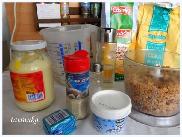 Cesnakovo-oškvarkové strapaté pečivo (fotorecept) - obrázok 1