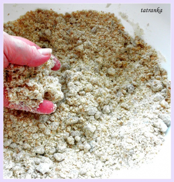 Cesnakovo-oškvarkové strapaté pečivo (fotorecept) - obrázok 5