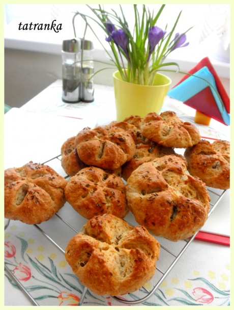 Cesnakovo-oškvarkové strapaté pečivo (fotorecept) - obrázok 14