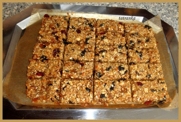 Tyčinky zo sušeného ovocia a orechov (fotorecept) - obrázok 15