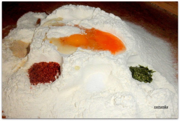 Slané syrovo-šunkové krekry (fotorecept) - obrázok 2