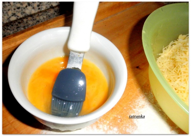 Slané syrovo-šunkové krekry (fotorecept) - obrázok 10