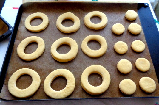 Farebné veľkonočné donuty (fotorecept) - obrázok 1