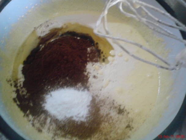 Tvarohovo-jahodový rez s kávou - obrázok 1