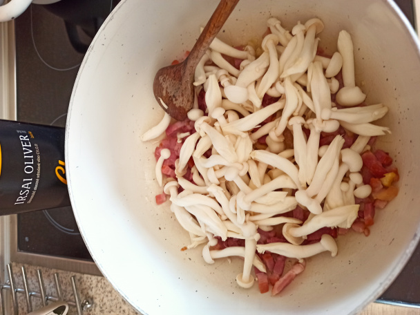 Cestoviny so slaninou a s hubami (fotorecept)  - obrázok 2