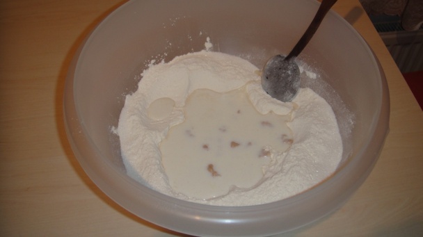 Orechový kysnutý koláč - obrázok 1