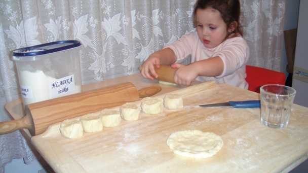 Orechový kysnutý koláč - obrázok 4