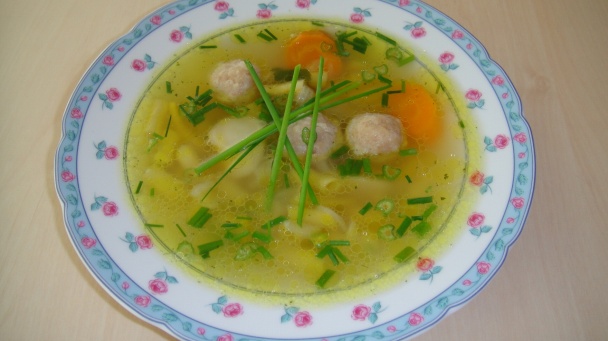 Zeleninová letná polievka s drožďovými guličkami (fotorecept) - obrázok 10