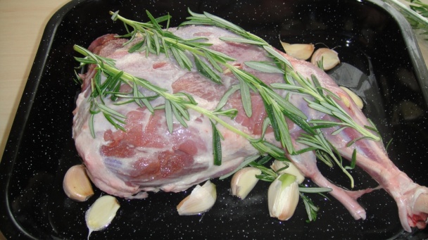 Pečené jahňacie stehno na rozmaríne (fotorecept) - obrázok 3