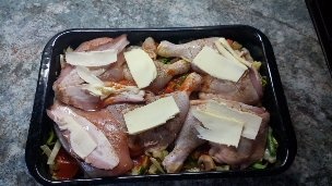 Keď kura leží v pekáči na zelenine a opaľuje sa (fotorecept) - obrázok 2