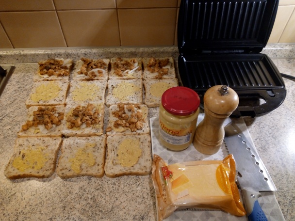 Oškvarkové toasty pre chlapov (fotorecept) - obrázok 1