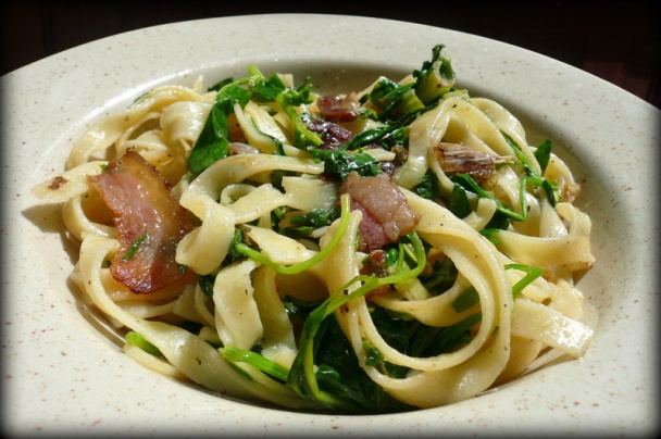 Fettuccine so špenátom a údenou slaninkou - obrázok 5
