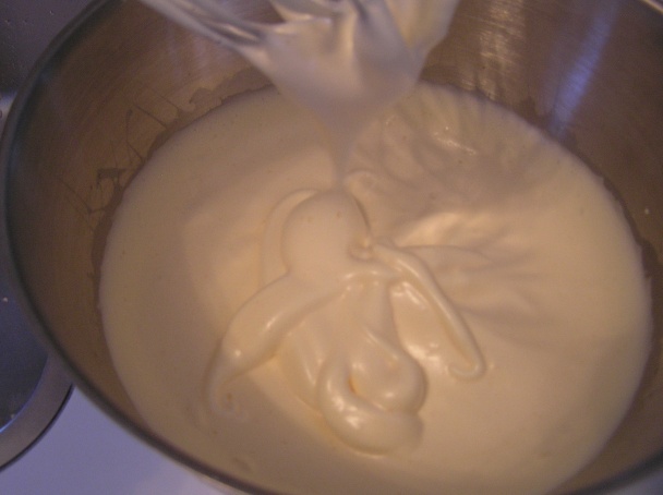 Šľahačkovo-ovocná torta s marcipánom (fotorecept) - obrázok 3