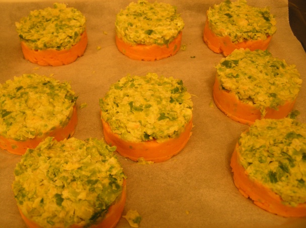 Plnený moriak inak, ružičkový kel, pyré s pretlakom, brusnicová omáčka (fotorecept) - obrázok 6