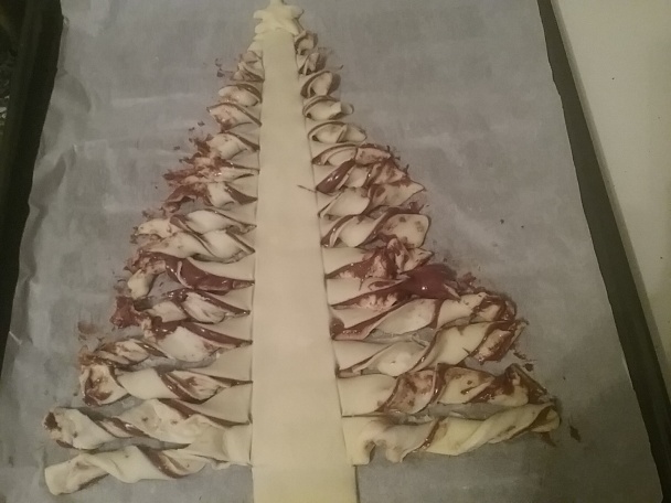 Vianočný stromček z lístkového cesta (fotorecept) - obrázok 8