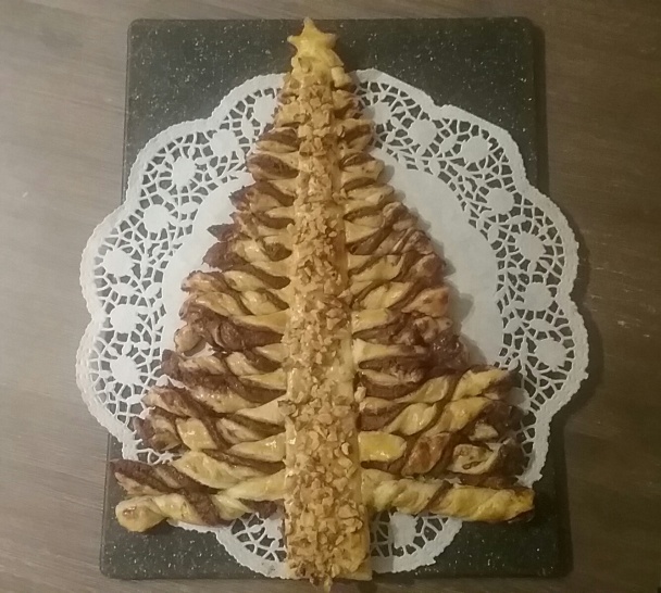 Vianočný stromček z lístkového cesta (fotorecept) - obrázok 10