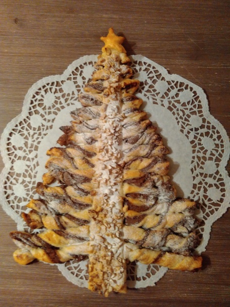 Vianočný stromček z lístkového cesta (fotorecept) - obrázok 11