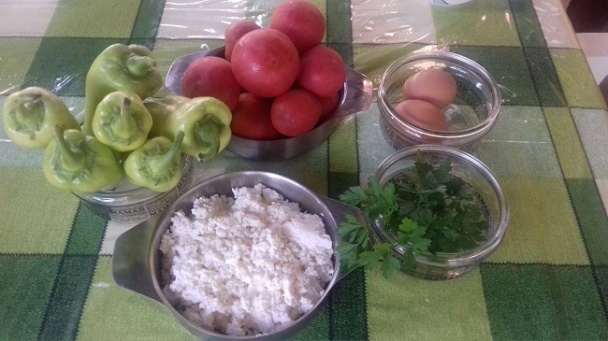 Pečené papriky plnené tvarohom s paradajkovou omáčkou (fotorecept) - obrázok 1