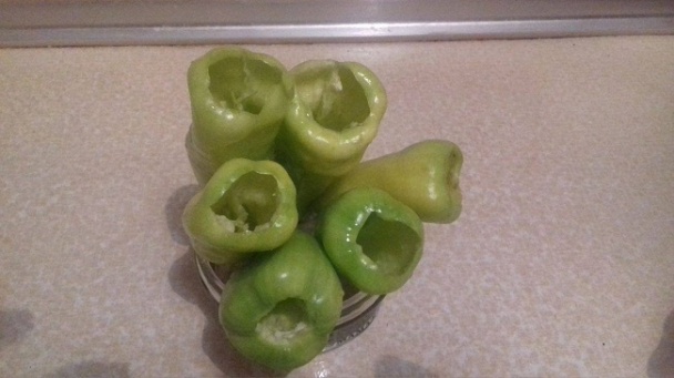 Pečené papriky plnené tvarohom s paradajkovou omáčkou (fotorecept) - obrázok 2