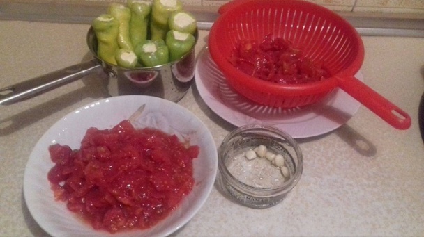 Pečené papriky plnené tvarohom s paradajkovou omáčkou (fotorecept) - obrázok 5