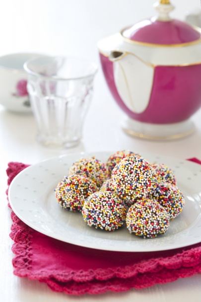 Bonbóny z cukrového cesta s marcipánom - obrázok 4