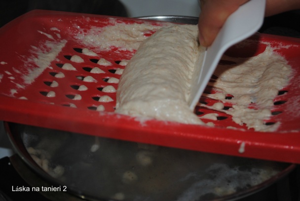 Šampiňónová omáčka so špaldovými haluškami - obrázok 1