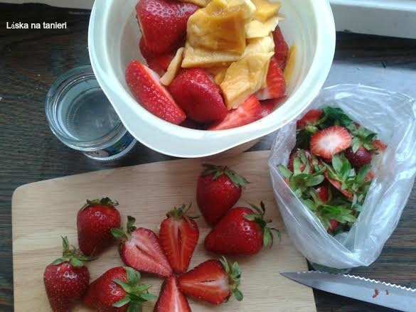 Nepečený jahodový dezert - obrázok 2