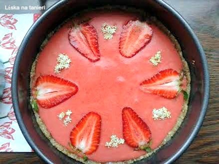 Nepečený jahodový dezert - obrázok 5