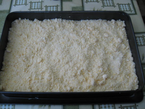 Jednoduchý mrvený koláč s pudingom a marhuľami (fotorecept) - obrázok 2