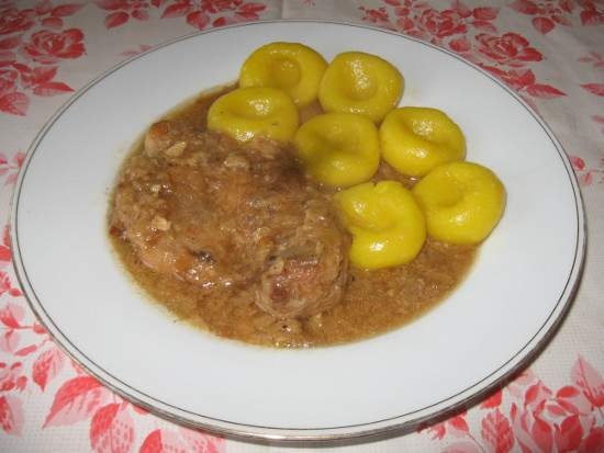 Krkovička v hořčičné omáčce s kluskami - obrázok 3