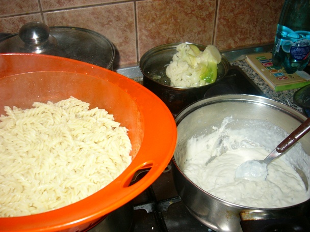 Cestoviny s nivovo-karfiolovou omáčkou - obrázok 1