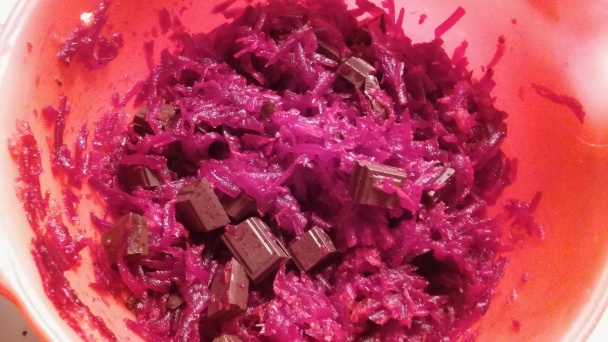 Cviklový koláč s čokoládou (fotorecept) - obrázok 2