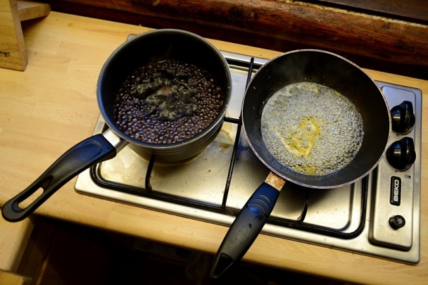 Jablko varené vo víne a glazovaná mrkva v mede s citrónovou a vínovou omáčkou (fotorecept) - obrázok 3