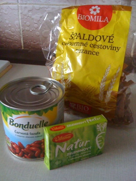 Špaldové cestoviny s fazuľou a kuracím mäsom  - obrázok 1