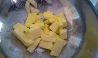 Bravčové kapsy plnené cesnakovým maslom a syrom (fotorecept) - obrázok 1
