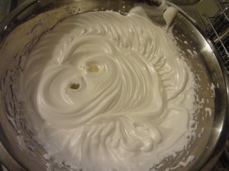 Citrónová torta s bielkovým krémom (fotorecept) - obrázok 7