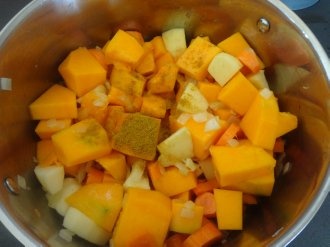 Tekvicová polievka s mrkvou a jabĺčkom (fotorecept) - obrázok 3