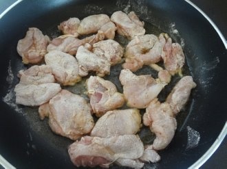 Kuracie kúsky v smotanovo - cesnakovej omáčke (fotorecept) - obrázok 3